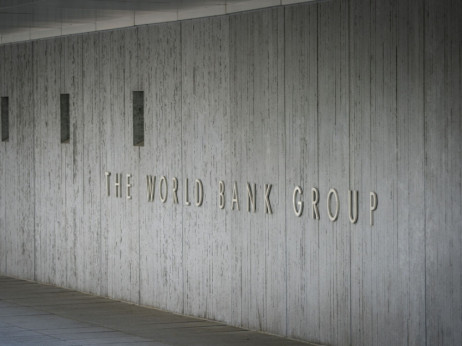 Светска банка: Намален раст, отпуштања и стагфлација во Македонија