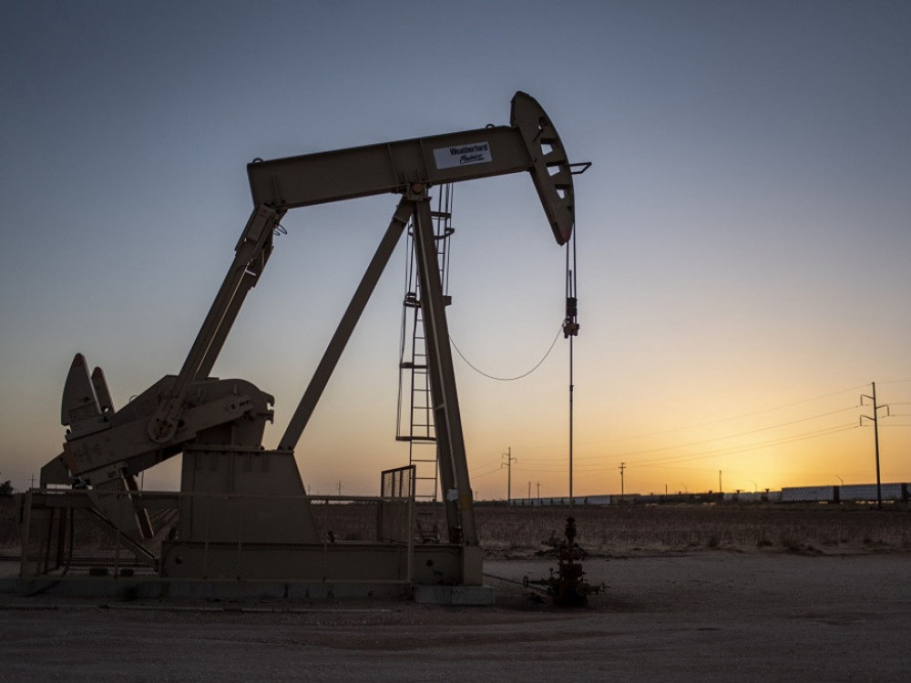 Цената на нафтата е пред најголем неделен пад во последниот месец