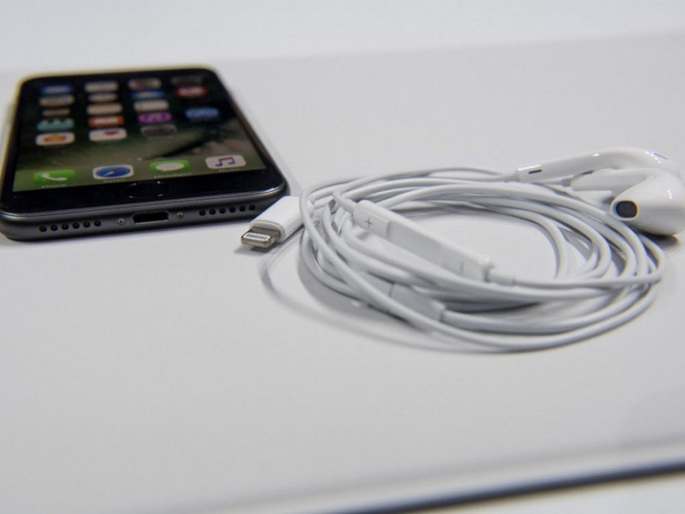 ЕУ со договор за универзален полнач, што е удар за Apple