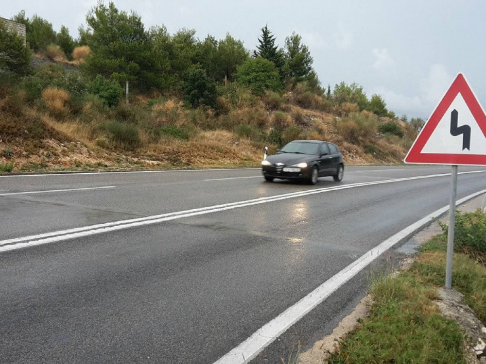 Албанија распиша тендер за патна врска до Македонија