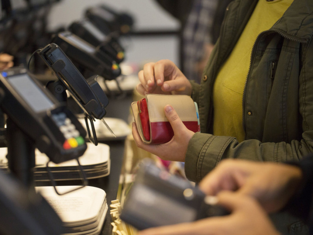 Просечната плата во април се зголемила за 10,9 проценти