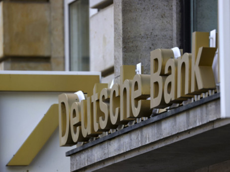 Deutsche Bank ги сели програмерите од Русија во Германија