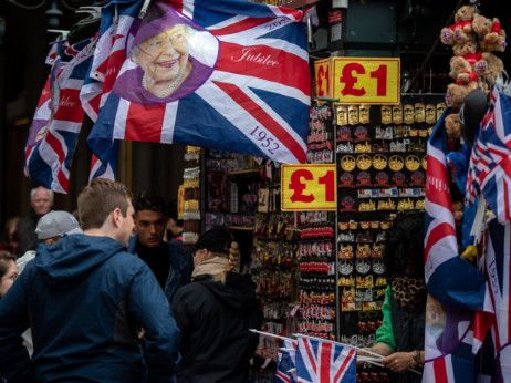 Неочекуван пад на британската економија, рецесијата на врата