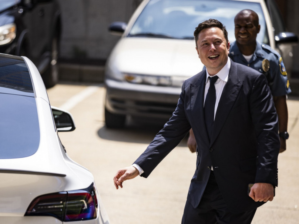 Според судски извештај, Маск има близнаци со вработена во Neuralink