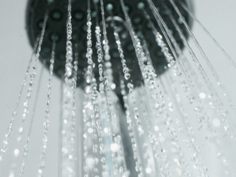 Данците ќе го скратат туширањето за да штедат енергенси