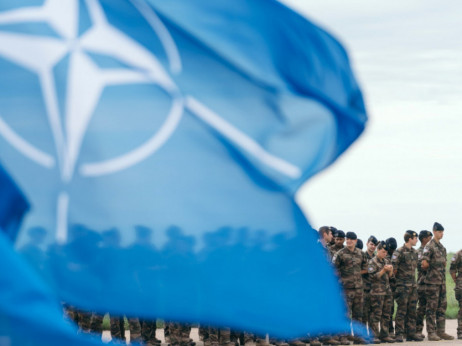 Зошто македонските компании не можат да фатат тендер од НАТО?