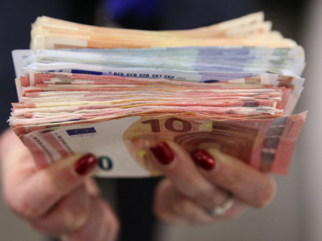 Швајцарски банкар призна дека му помагал на управител на фондови да избегне данок