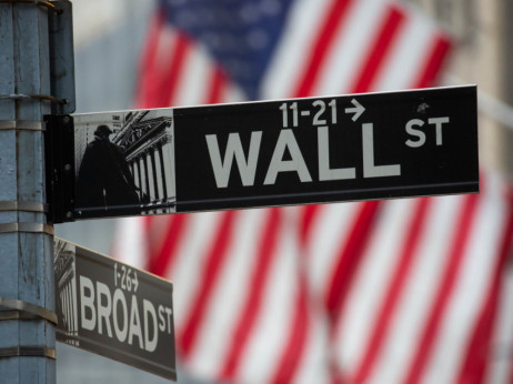 Стабилизација на американските берзи по масовната распродажба на акции