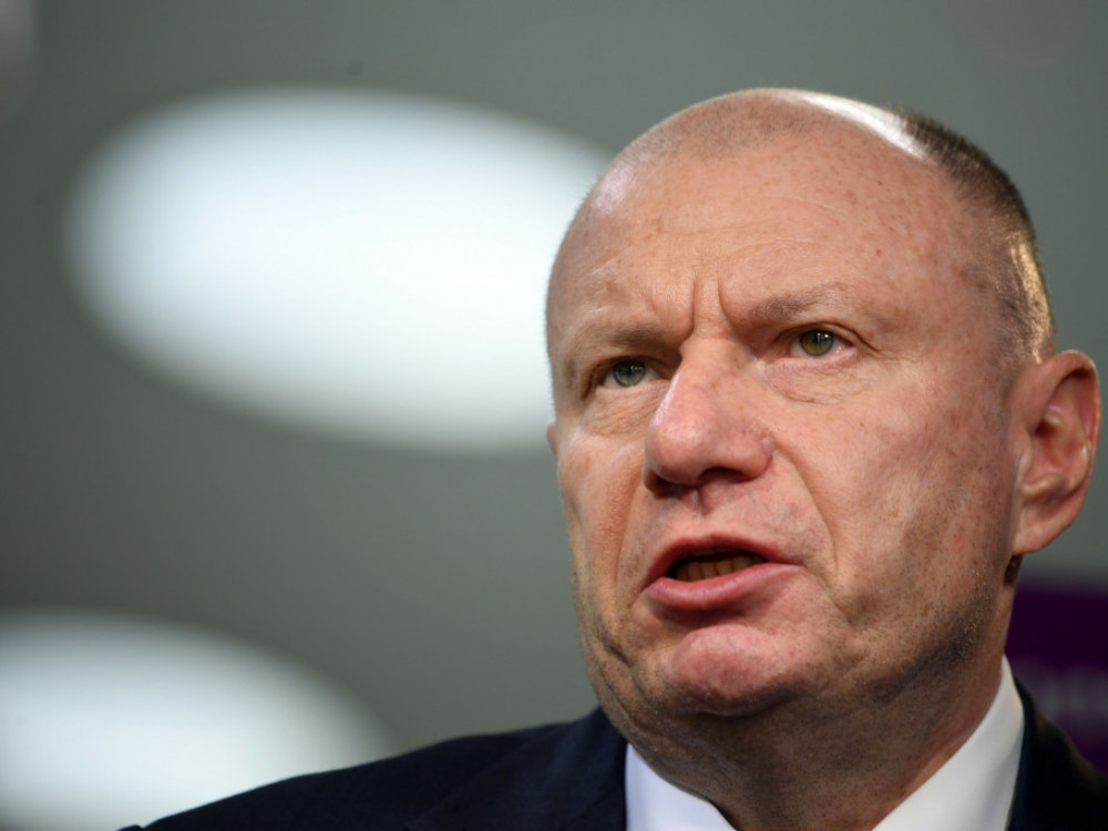 Руски шампион: Се спојуваат фирмите на тајкуните Потанин и Дерипаска