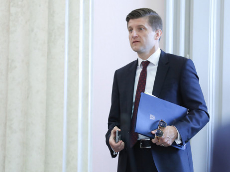 Хрватскиот министер за финансии си даде оставка