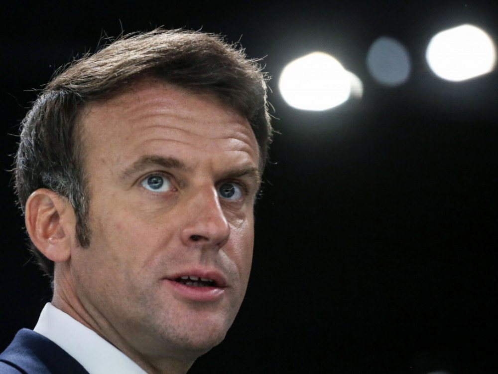 Макрон до фирмите: Не потпишувајте договори за струја по 'луди' цени