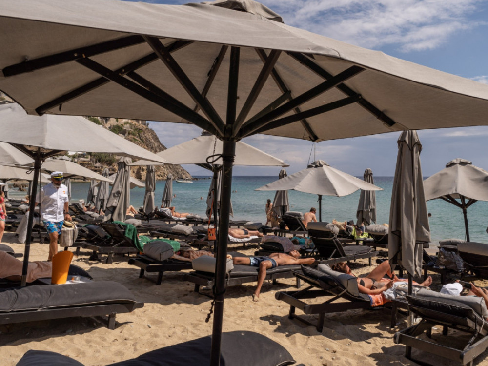 Приходите од туризмот во Грција годинава се за над 15 отсто поголеми од лани