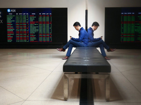 Драматичен пад на кинеските берзи, властите најавуваат нови стимулативни мерки