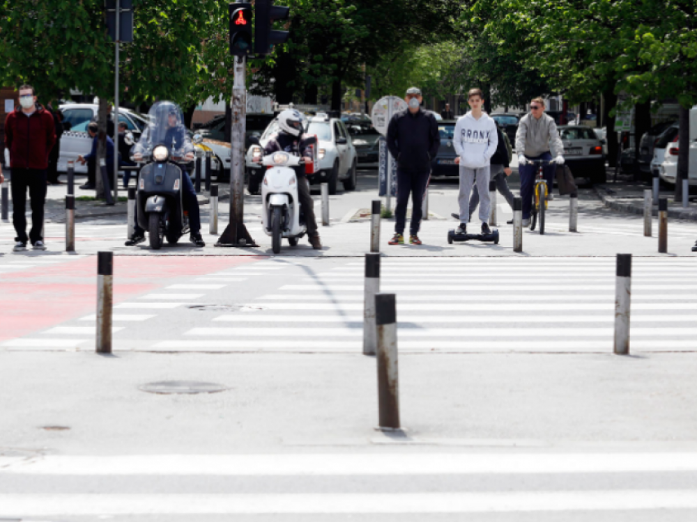 Надлежните со препорака за маски поради зголемен пренос на вирусот