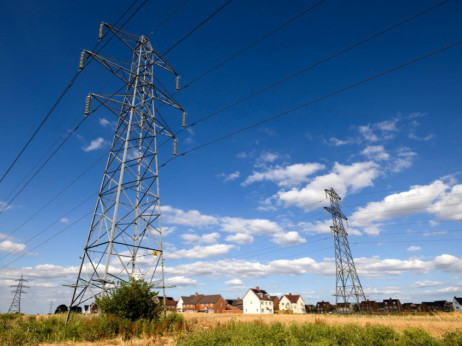 Поскапува струјата во Србија  - споредба со цените во земјава