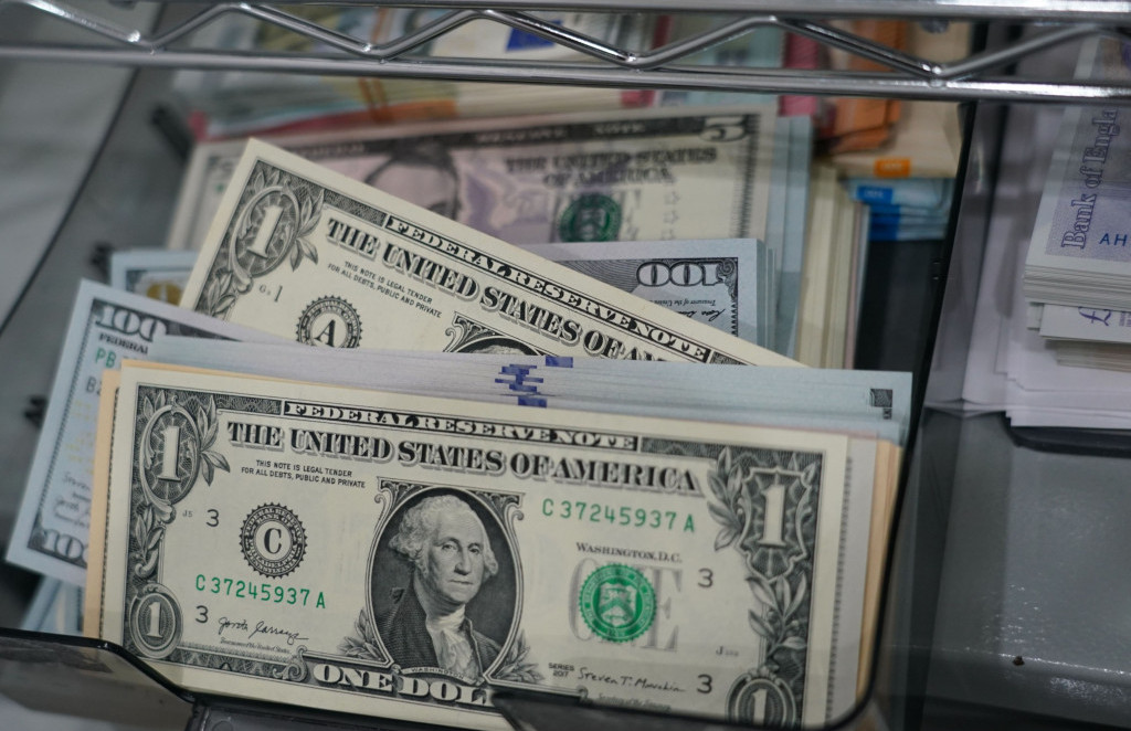 Доларот расте - не се гледа крајот на овој тренд