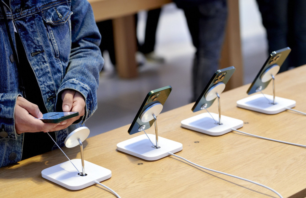 'Епл' со оптимистички очекувања за продажбата на новиот ајфон