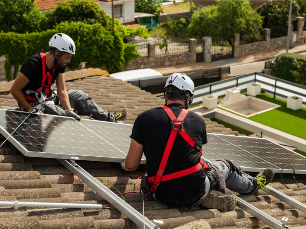 Компаниите бараат поедноставен процес за поставување фотоволтаици