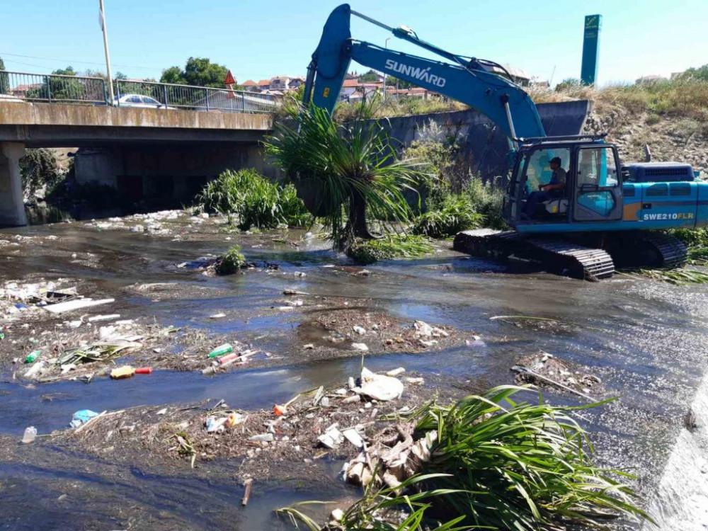 Вработените во државното Водостопанство четири месеци без плата