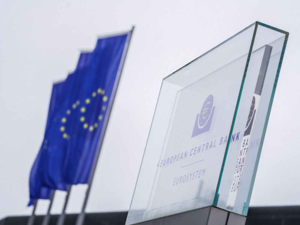 По 12 години заврши европскиот финансиски надзор над Грција