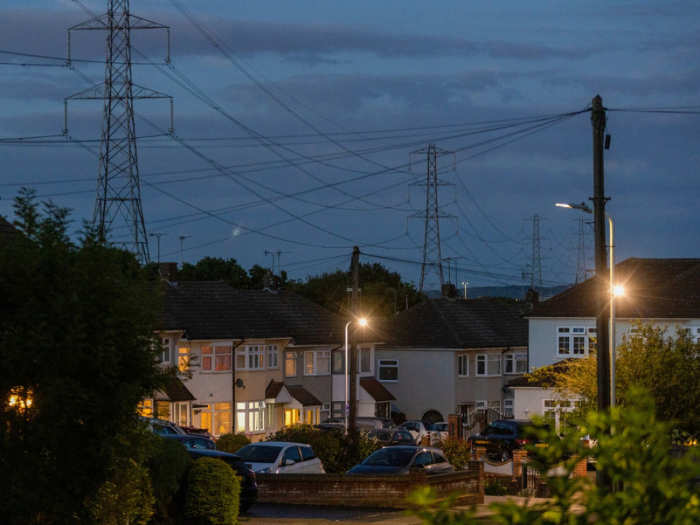 Збогум на топлата вода и уличните светилки - како ЕУ штеди енергија