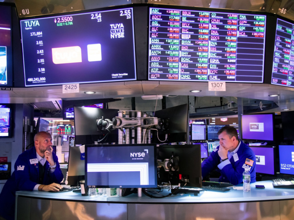 Акциите на „Епл“ пораснаа и затворија на рекордно ниво