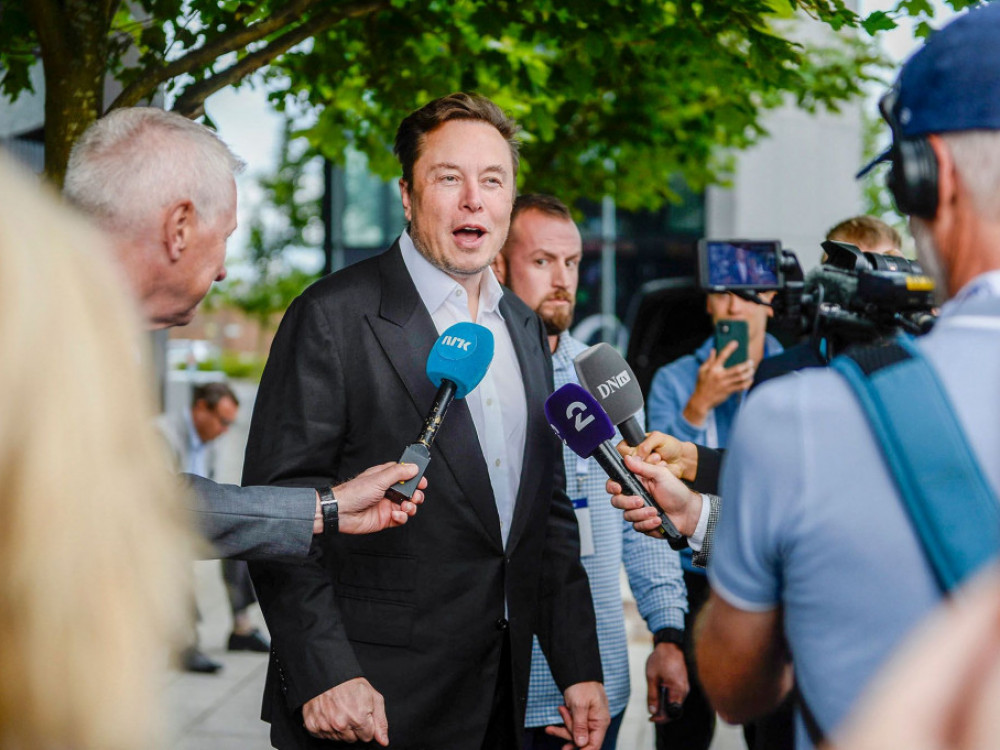 Маск побарал менаџерите да состават список за отпуштања во 'Твитер'