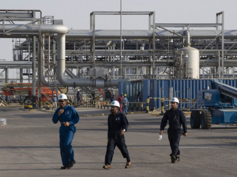 ОПЕК+ се согласи да го намали производството на нафта за октомври