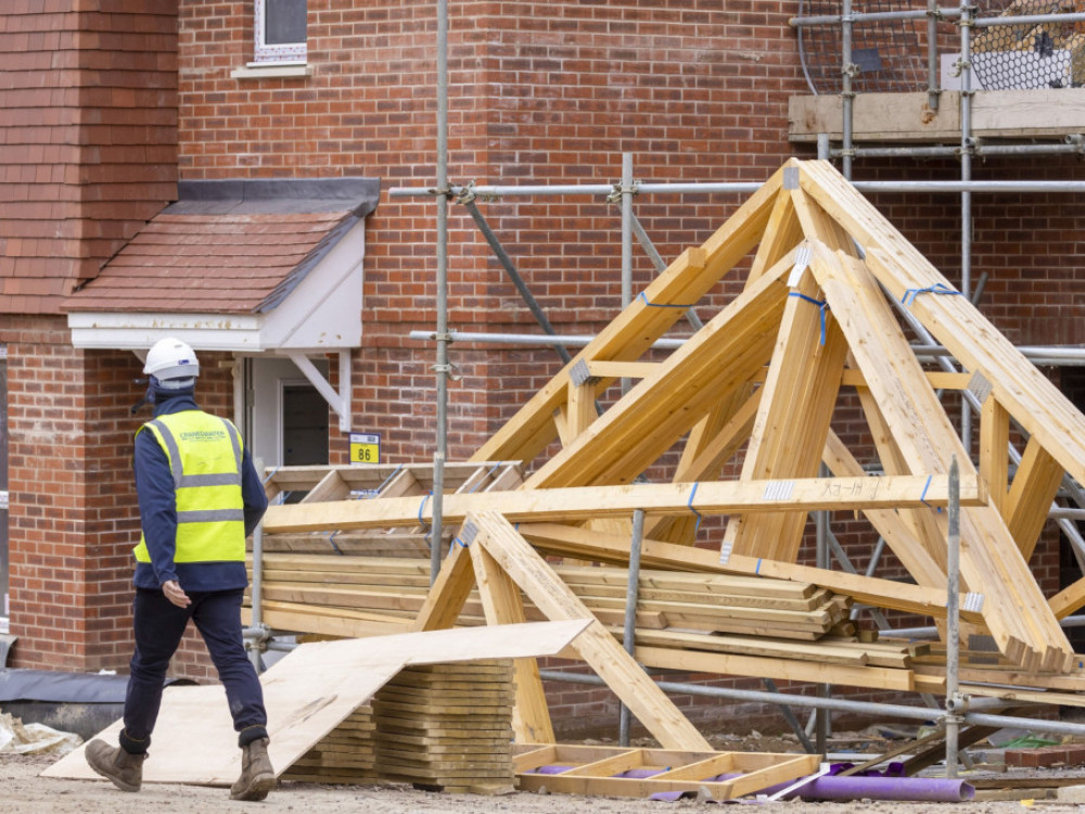 Британската економија закрепнува побавно од очекувањата