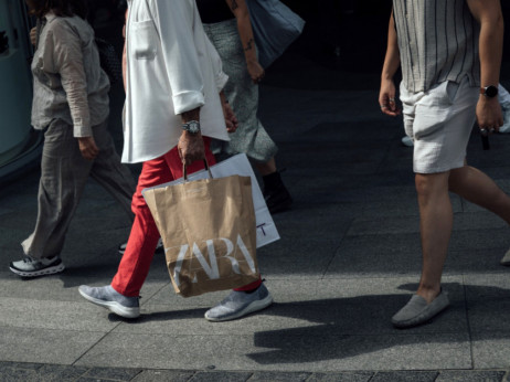 Скок на добивката на Зара зашто цените на облеката растат повеќе од инфлацијата