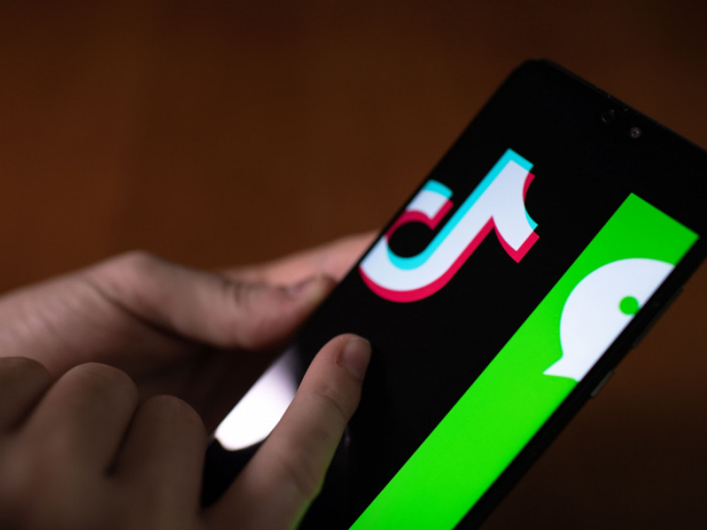 Едно евро за 5 клика на фејсбук: А кои наши компании се тиктокери?