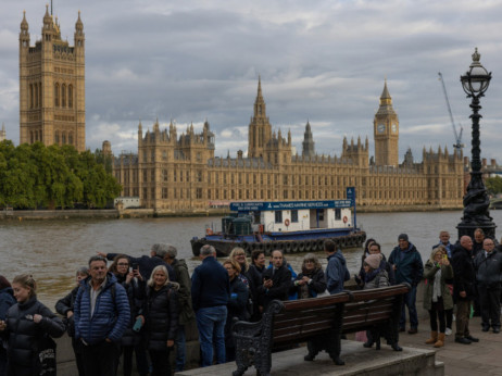 Погребот на Кралицата  - силен поттик за британскиот туризам