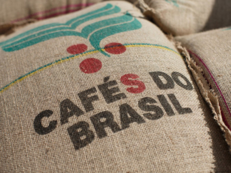 Залихите на кафе во Бразил мали како никогаш досега