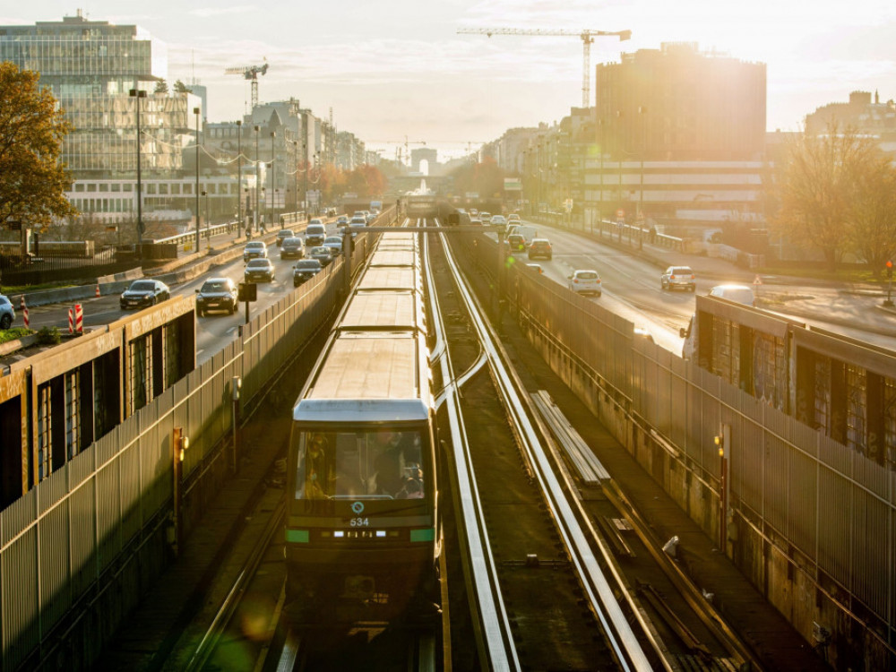 Париското метро со побавно и поладно возење во текот на зимата