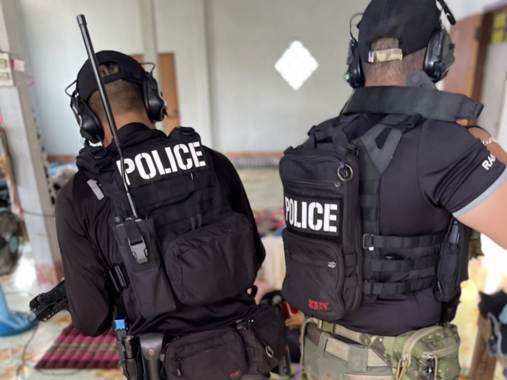 Во масовно пукање во Тајланд загинаа 36 лица, повеќето се деца