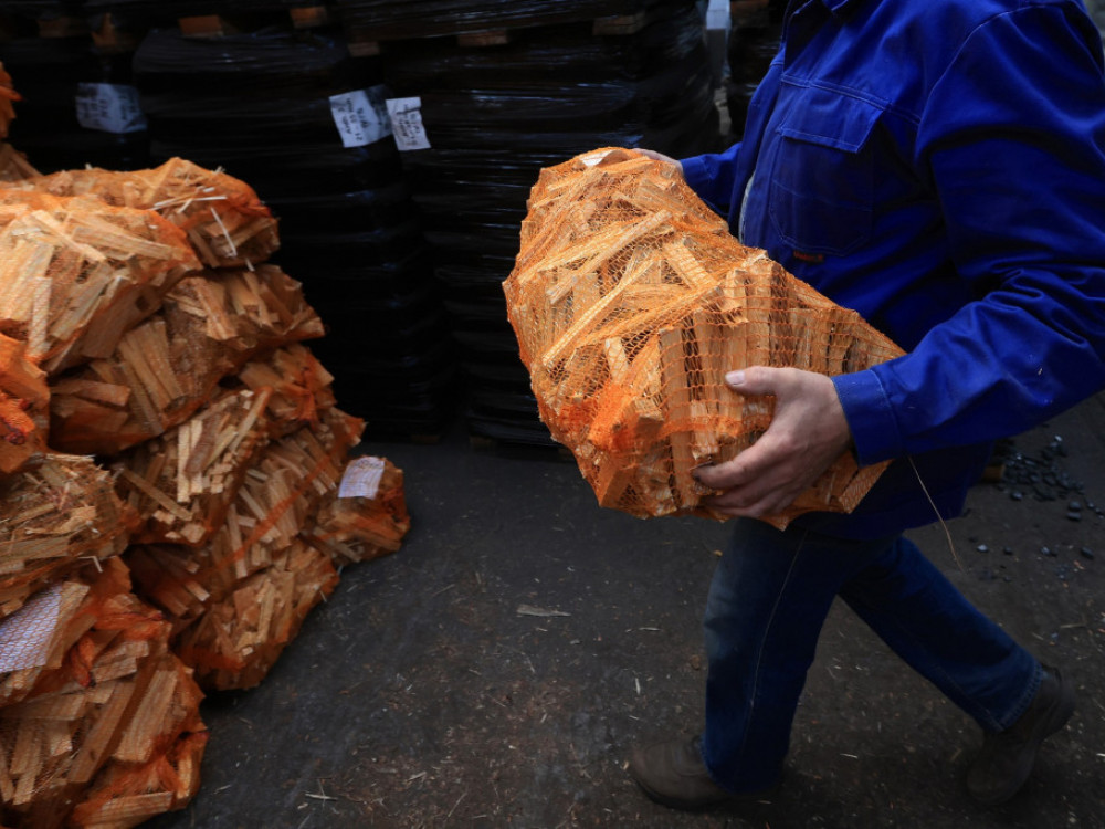 Европејците во очај се враќаат кон огревното дрво