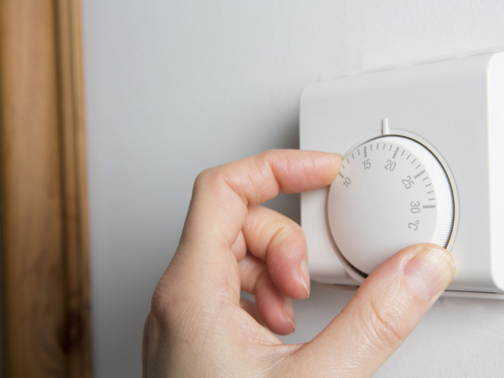 Домаќинствата почнаа да штедат струја