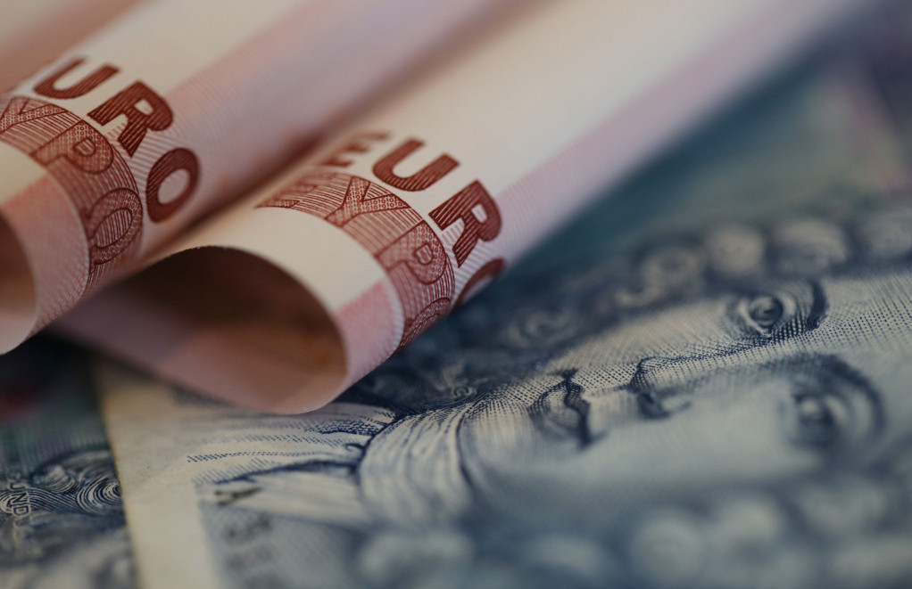 Рекорден раст на каматите во еврозоната, што ја очекува Македонија?