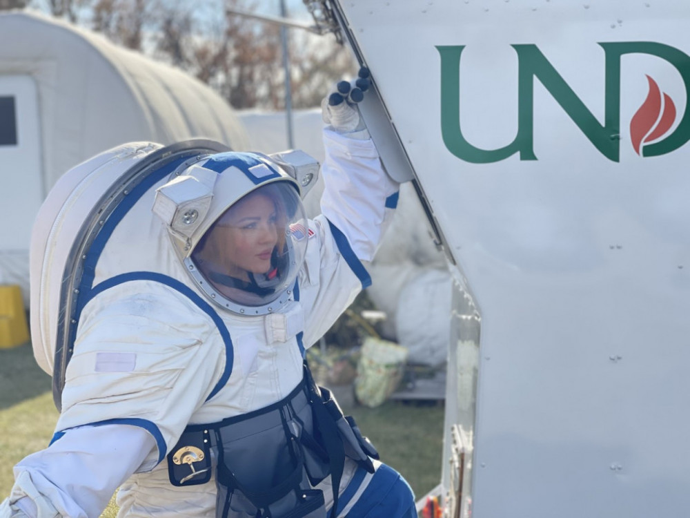 Ни одговори од „Марс“: Македонка е прв аналоген астронаут од Балканот