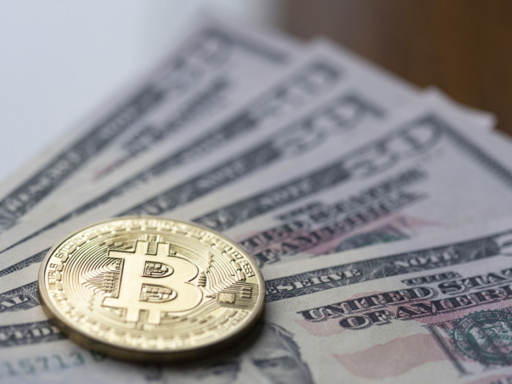 Биткоинот достигна ниво од 40.000 долари за првпат од мај 2022 година