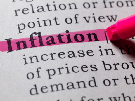 Неделен преглед: Каматите паднаа, инфлацијата потешко ќе паѓа