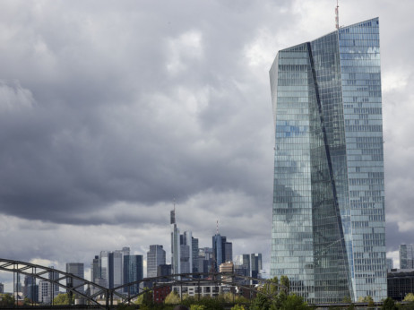 ЕЦБ двапати ќе ги зголеми стапките пред квантитативното затегнување