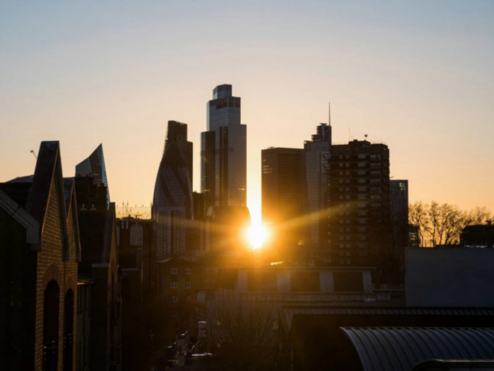 Поради енергетската криза 'оттчукува часовникот' за промена на часовникот