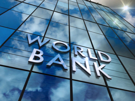 Зголемувањето на функционерските плати за 78 отсто ја изненади Светската банка