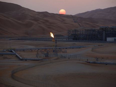 Саудиска Арабија ја намали цената на нафтата за купувачите од Азија