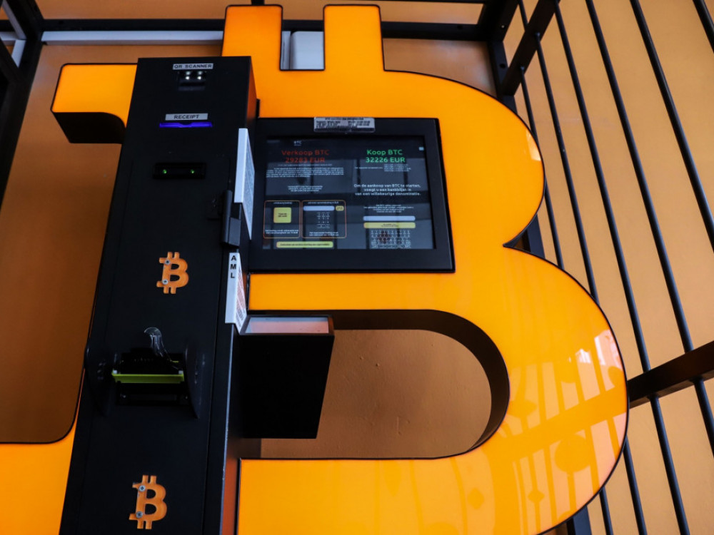 Историјата покажува дека биткоинот може да падне до 13.000 долари