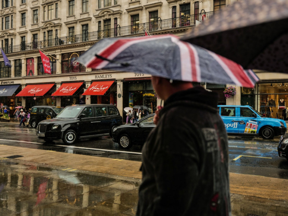 Велика Британија се соочува со рецесија и нема план за раст