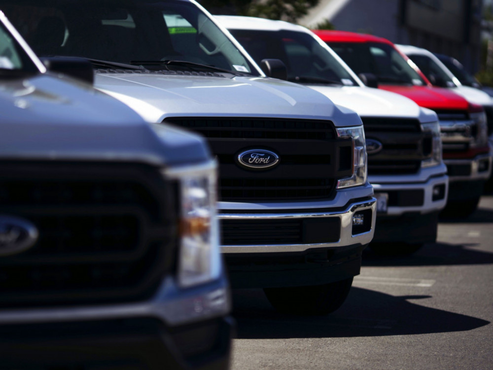 Автомобилската индустрија моментално е најголема надеж за економијата