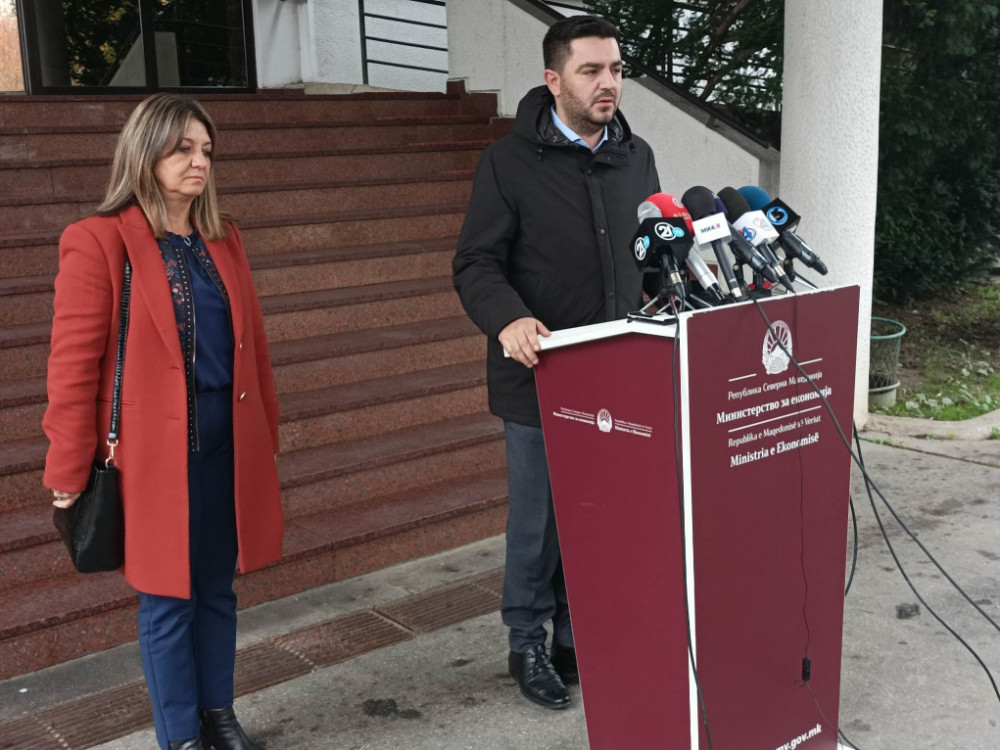 Бектеши тврди дека трговците со пелети приложуваат лажни фактури