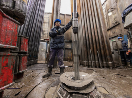 Продолжува борбата против ковид во Кина, а нафтата тоне